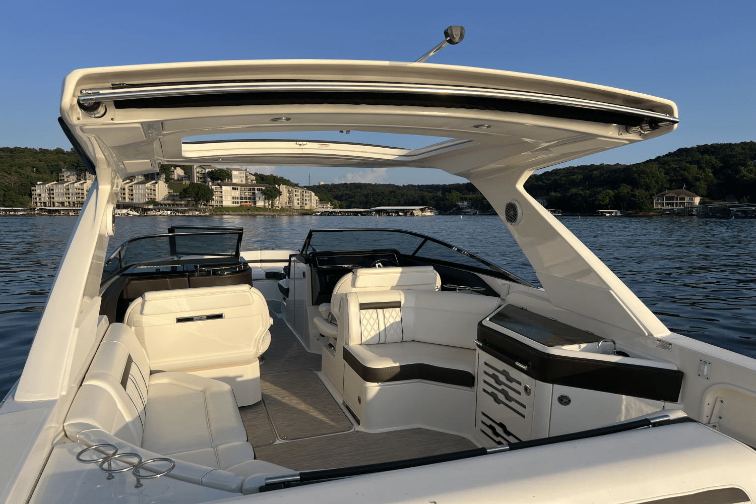 2018 Sea Ray 310 SLX Image Thumbnail #21