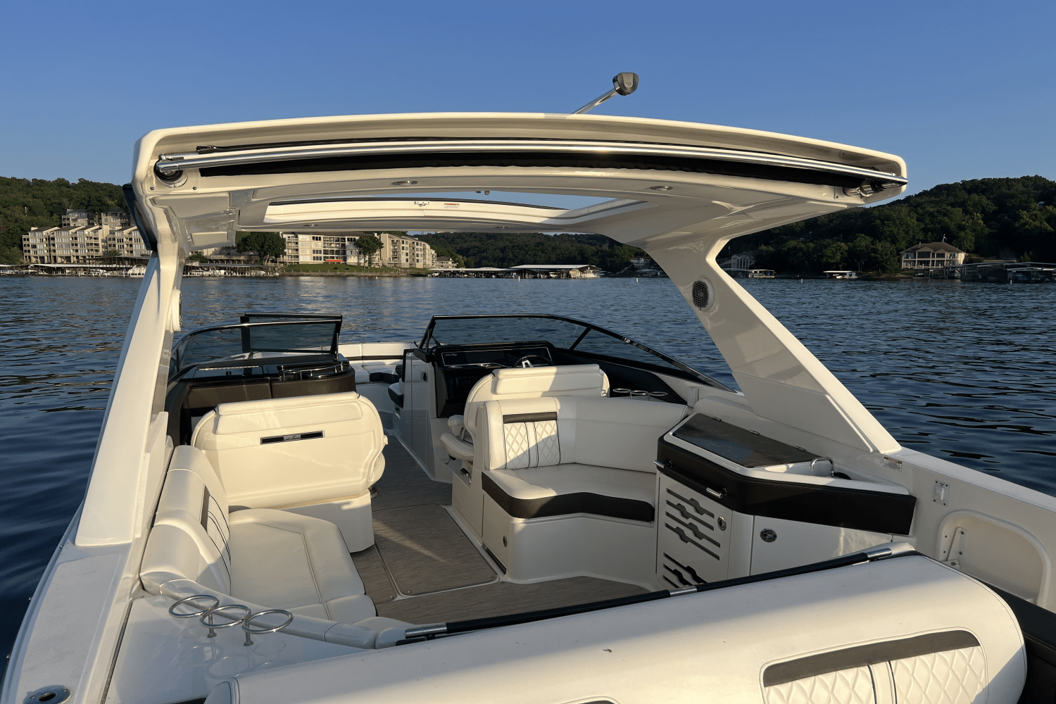 2018 Sea Ray 310 SLX Image Thumbnail #22