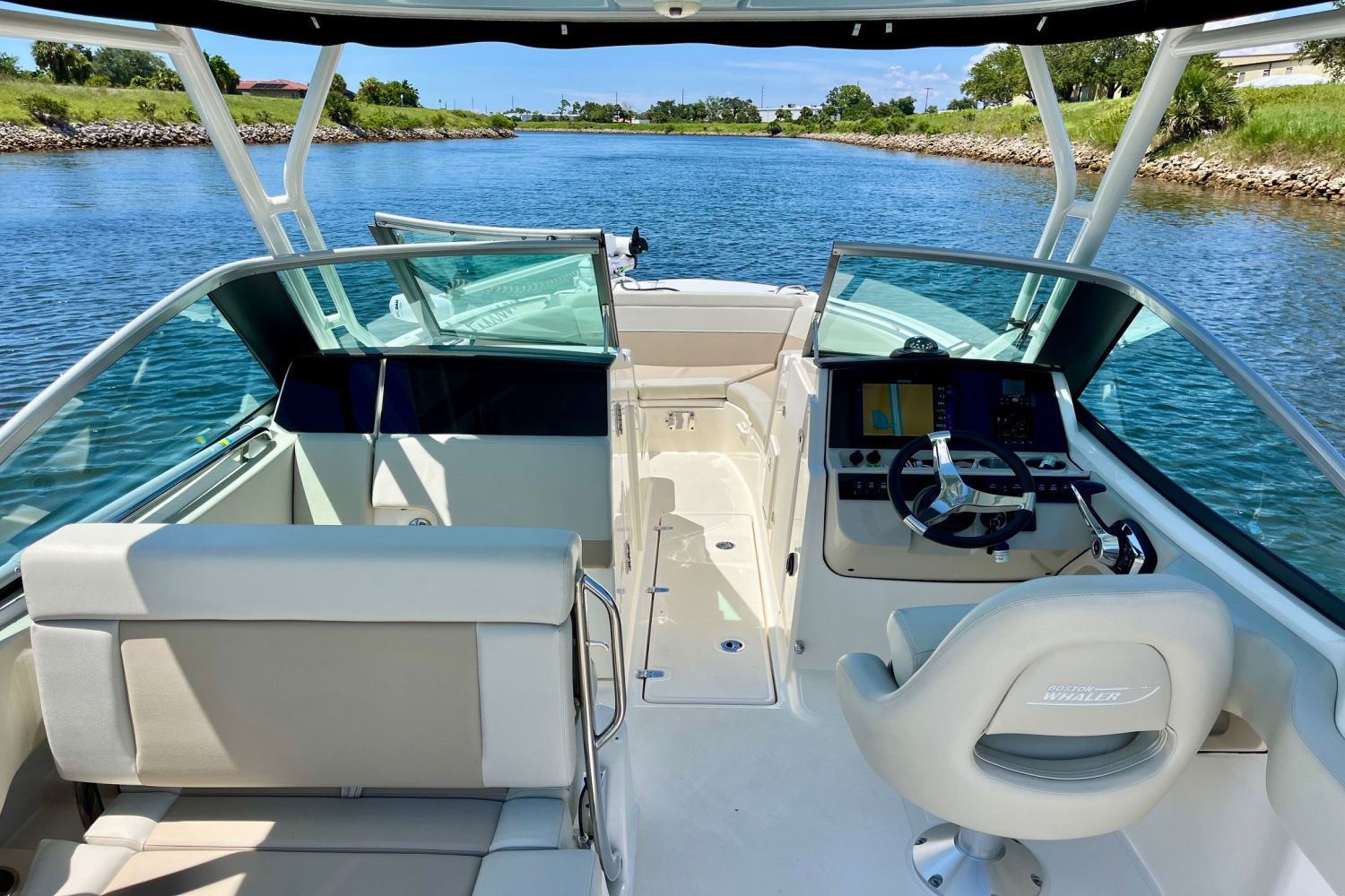 2023 Boston Whaler 240 VANTAGE Image Thumbnail #13