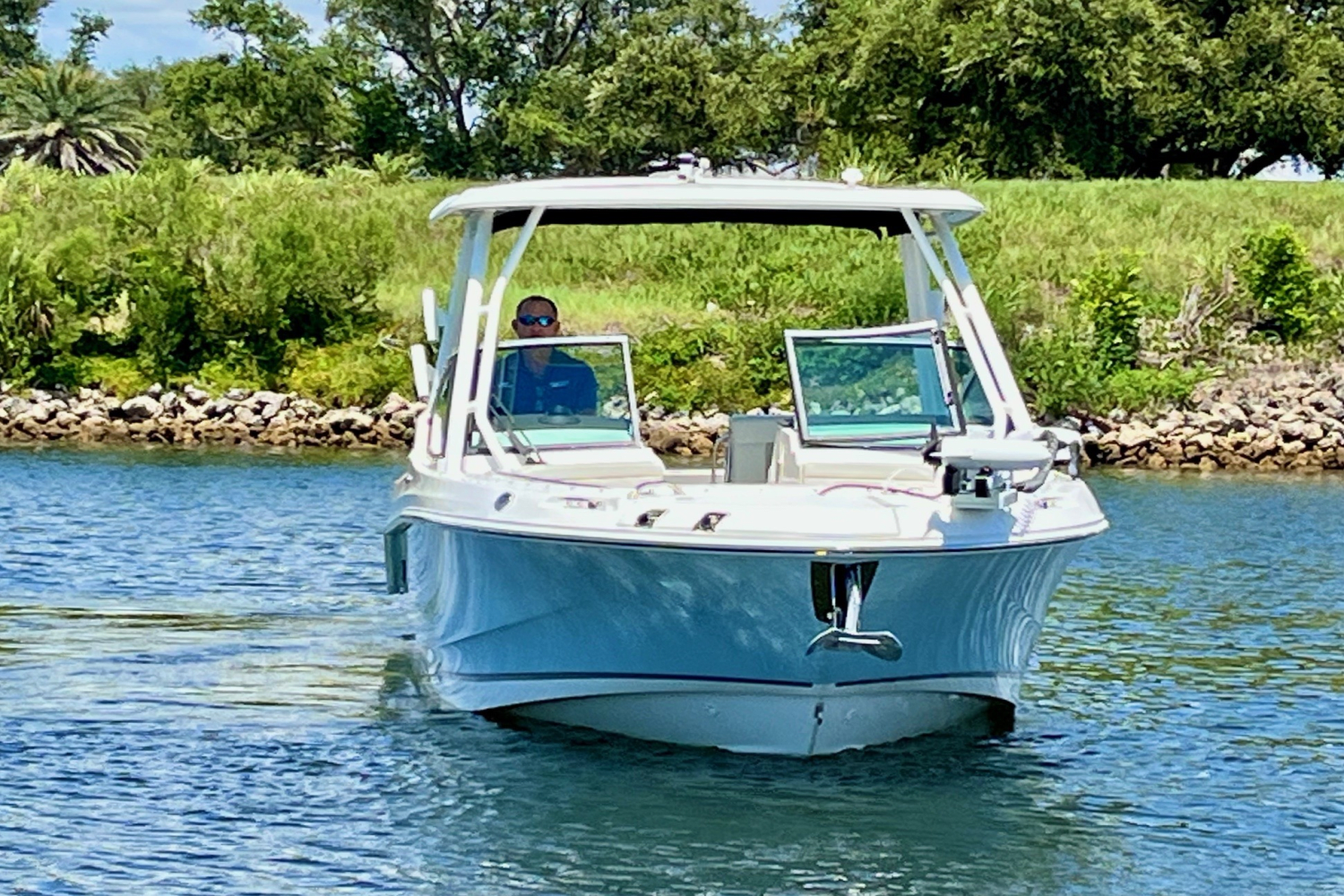 2023 Boston Whaler 240 VANTAGE Image Thumbnail #2
