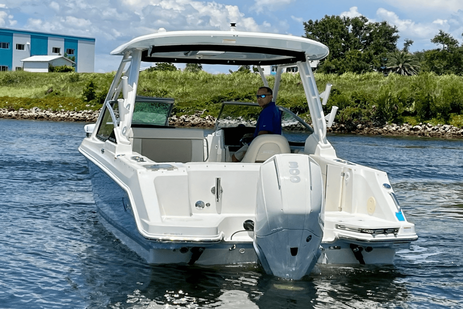 2023 Boston Whaler 240 VANTAGE Image Thumbnail #7