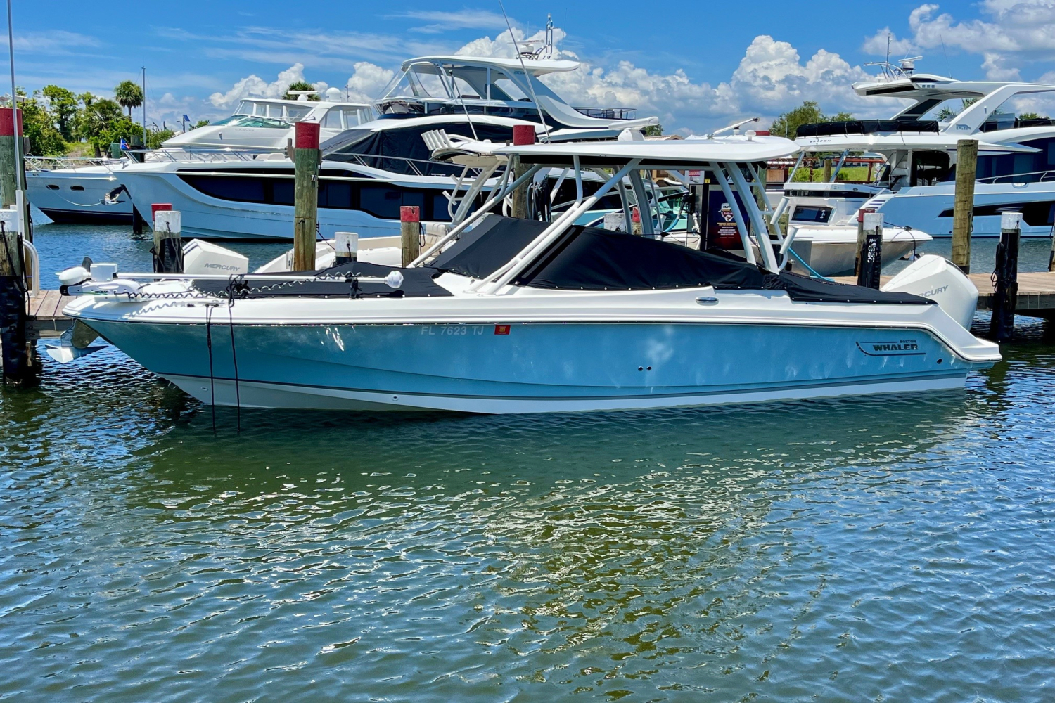 2023 Boston Whaler 240 VANTAGE Image Thumbnail #24