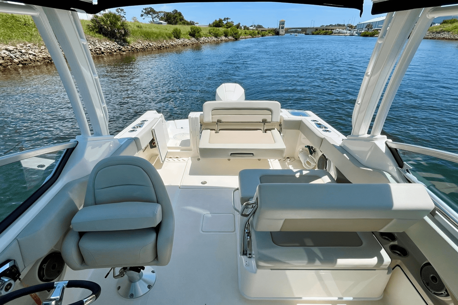 2023 Boston Whaler 240 VANTAGE Image Thumbnail #19