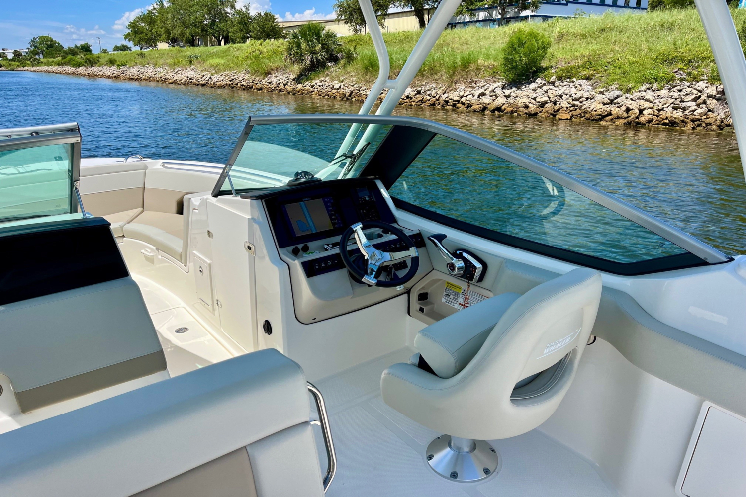 2023 Boston Whaler 240 VANTAGE Image Thumbnail #16