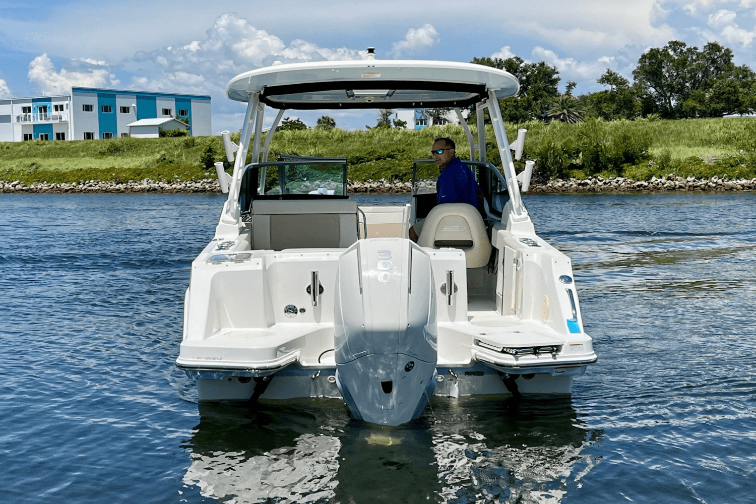 2023 Boston Whaler 240 VANTAGE Image Thumbnail #8