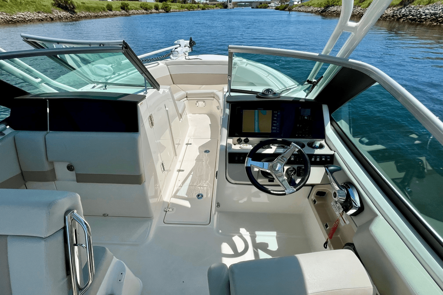 2023 Boston Whaler 240 VANTAGE Image Thumbnail #14