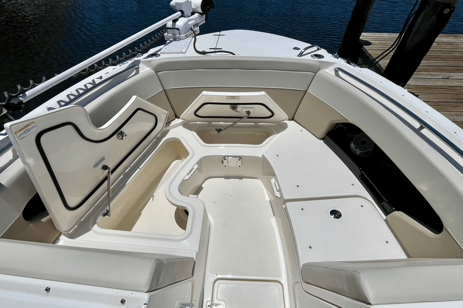 2023 Boston Whaler 240 VANTAGE Image Thumbnail #10