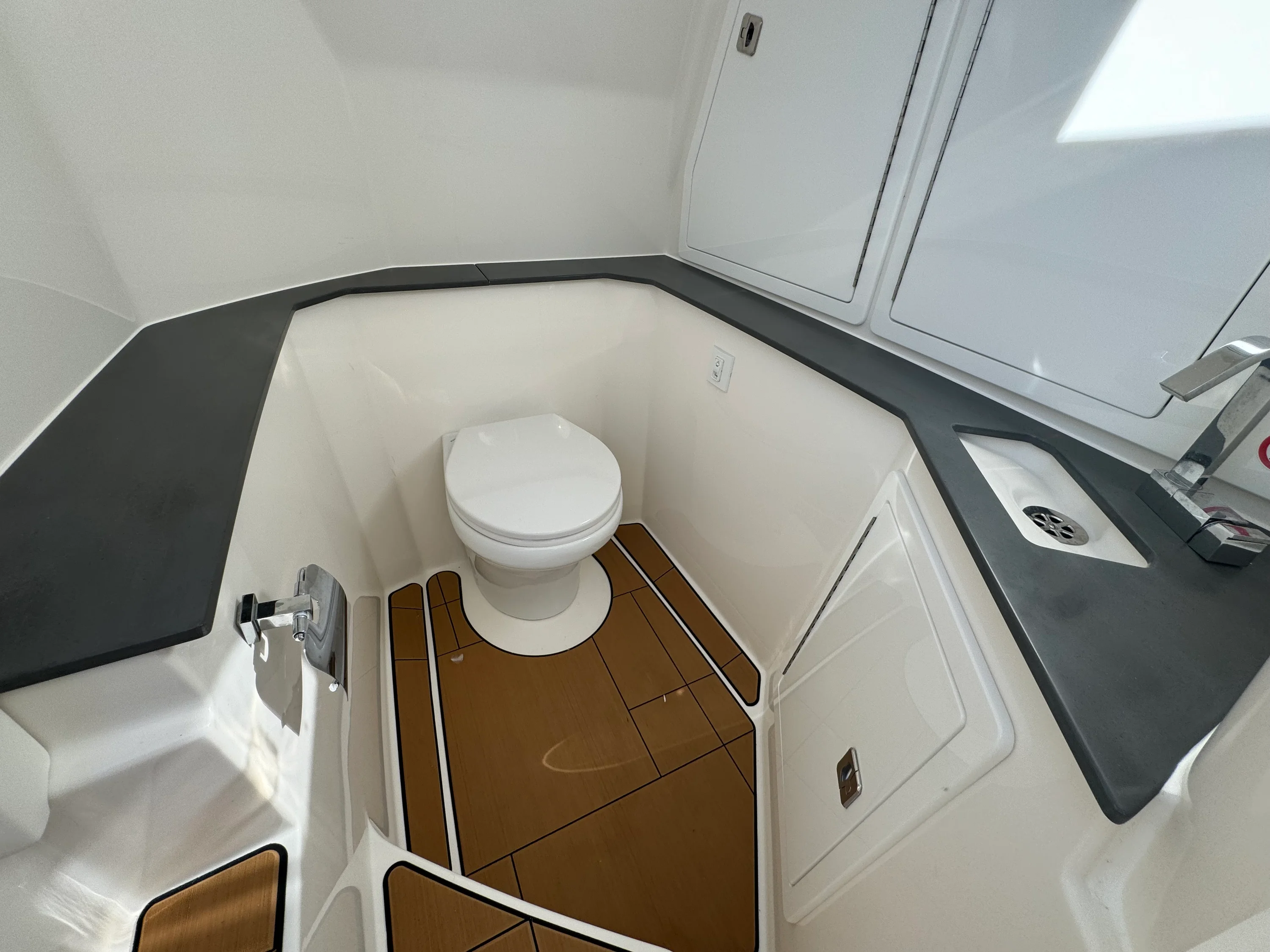 2023 Aviara AV32 Image Thumbnail #40