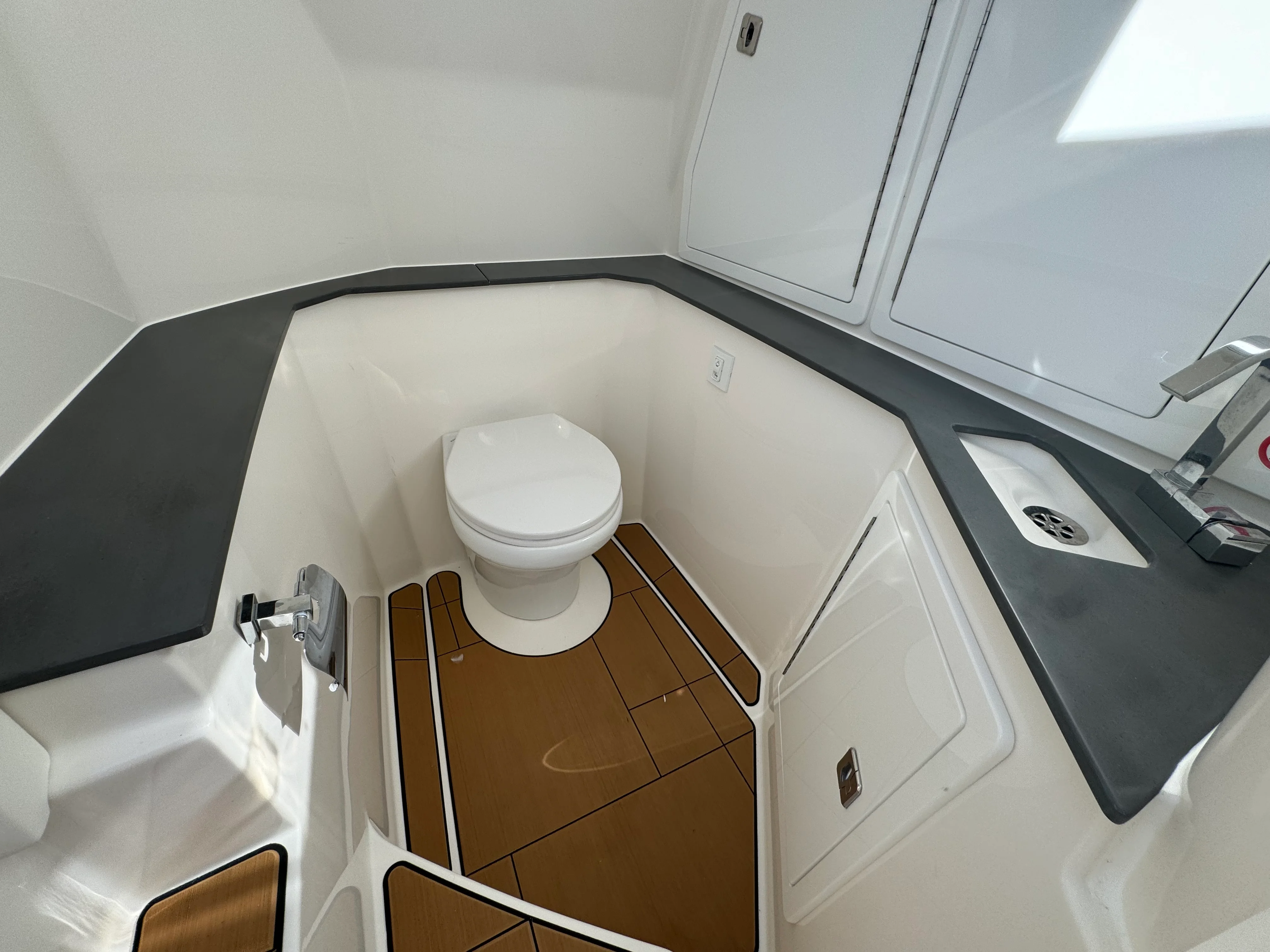 2023 Aviara AV32 Image Thumbnail #40