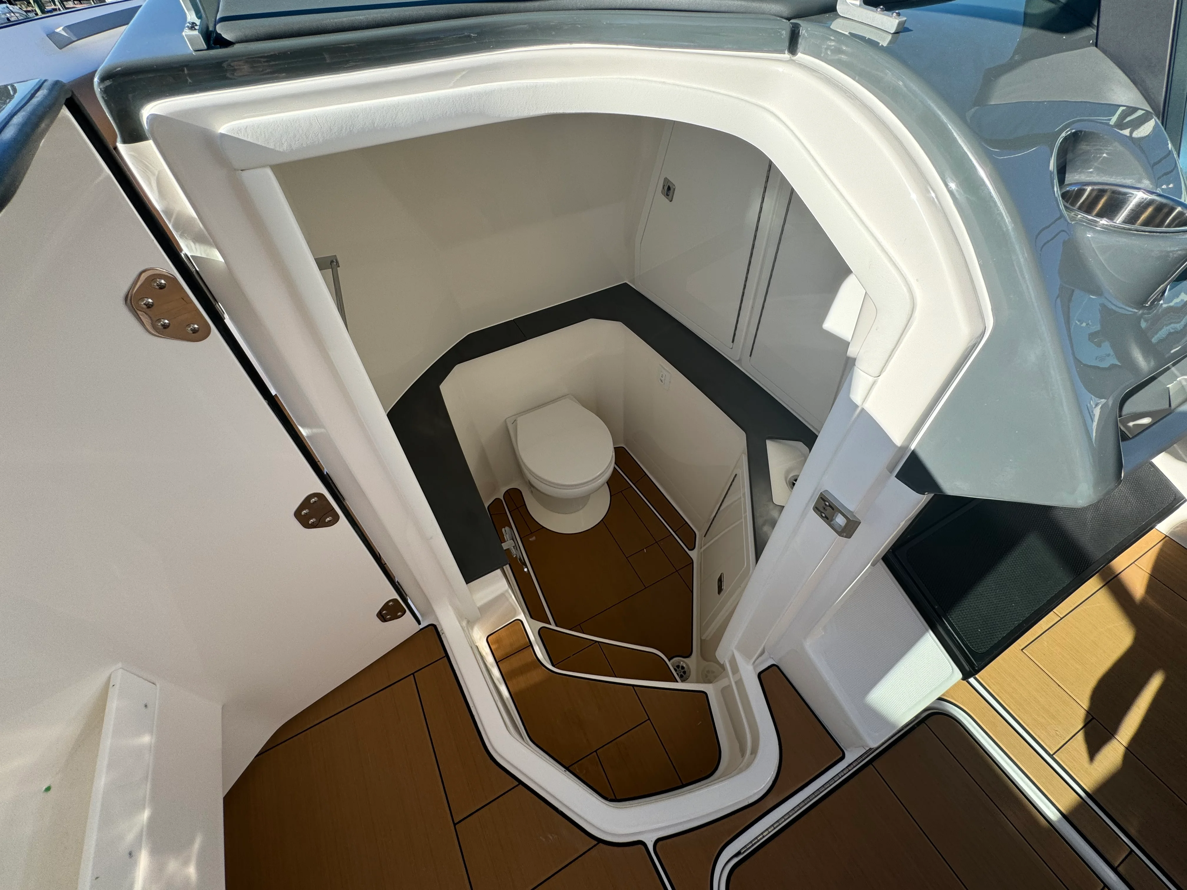 2023 Aviara AV32 Image Thumbnail #39