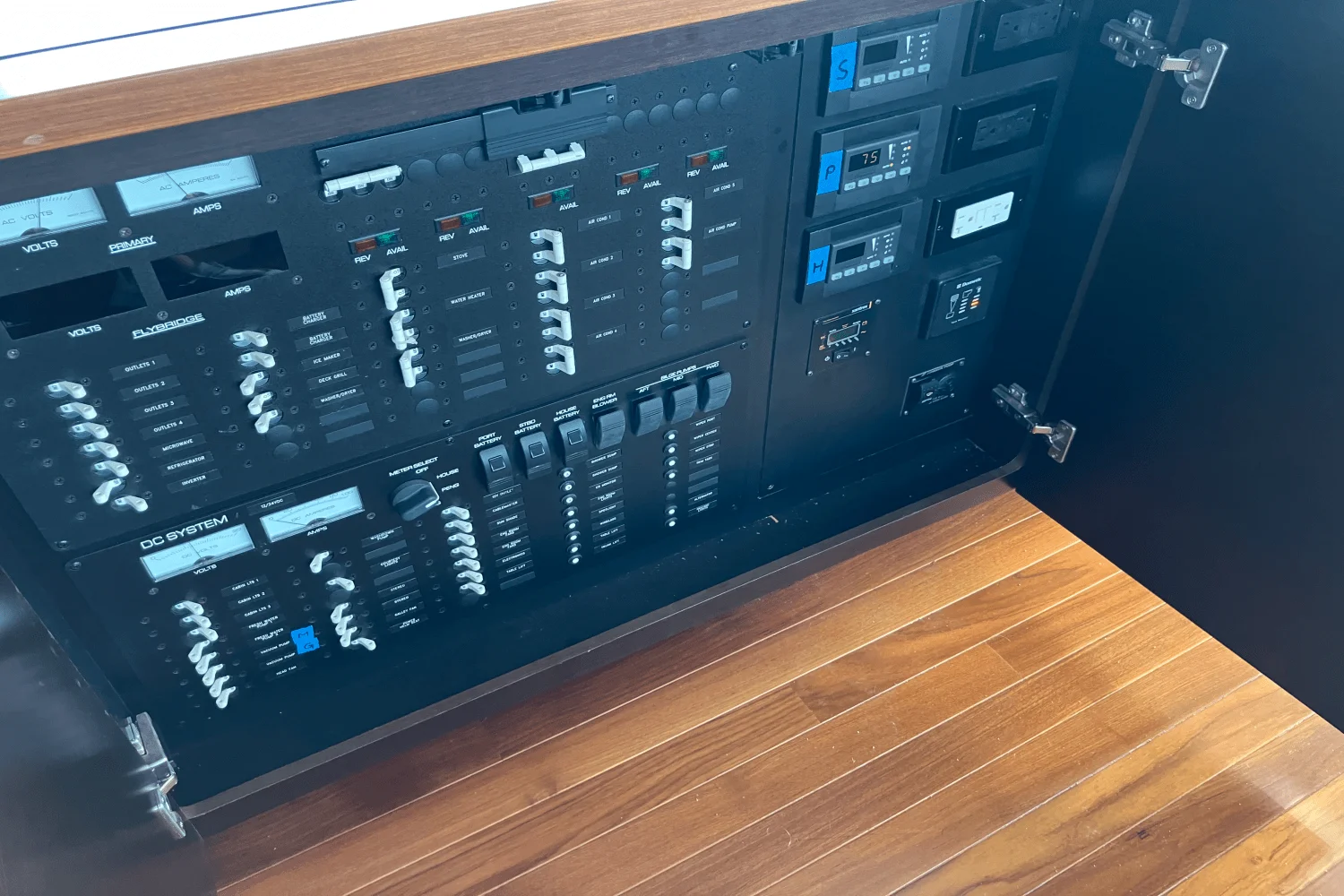 2016 Tiara Yachts 50 COUPE Image Thumbnail #63