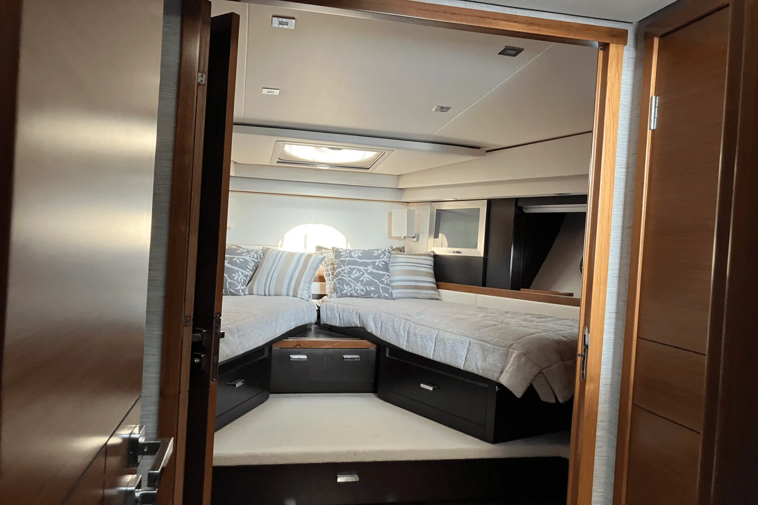 2016 Tiara Yachts 50 COUPE Image Thumbnail #59