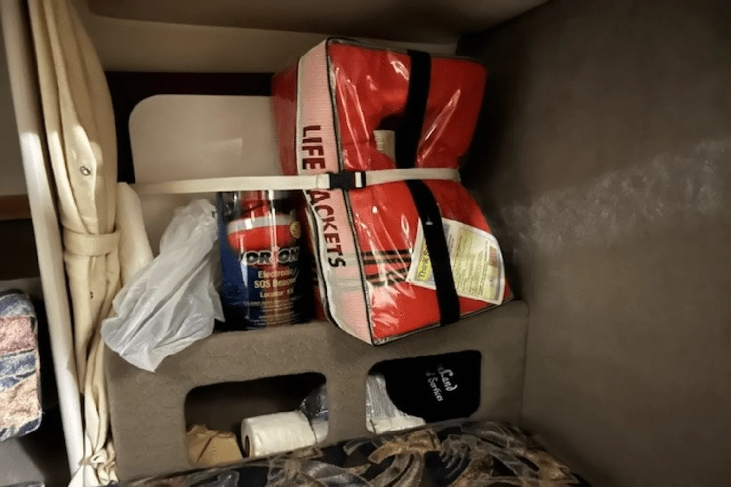 1999 Four Winns SUNDOWNER Image Thumbnail #13