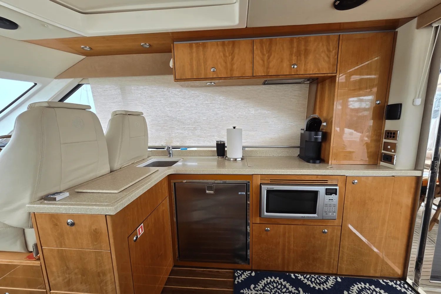 2009 Riviera 4400 SPORT YACHT Image Thumbnail #24