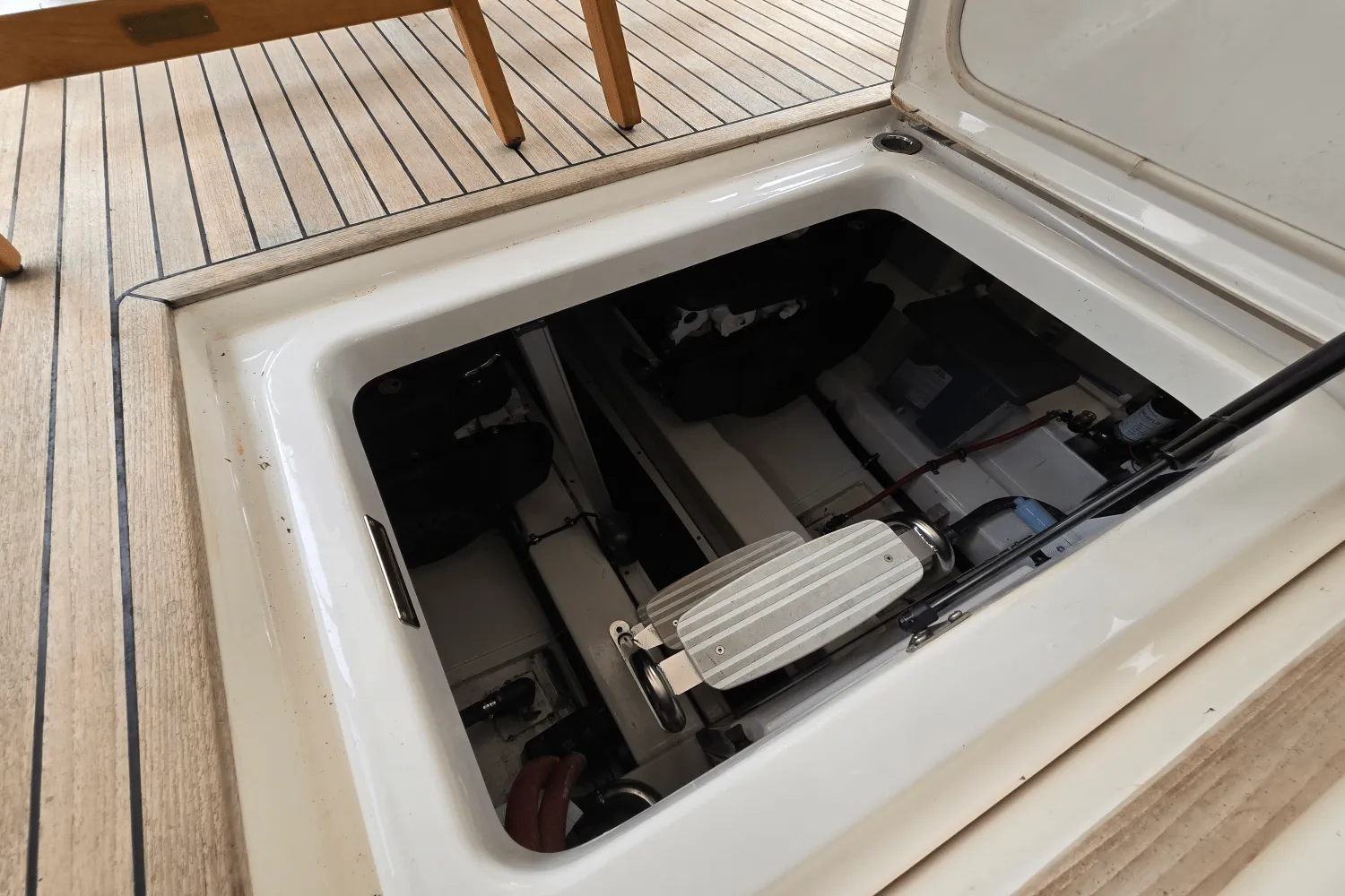 2009 Riviera 4400 SPORT YACHT Image Thumbnail #34