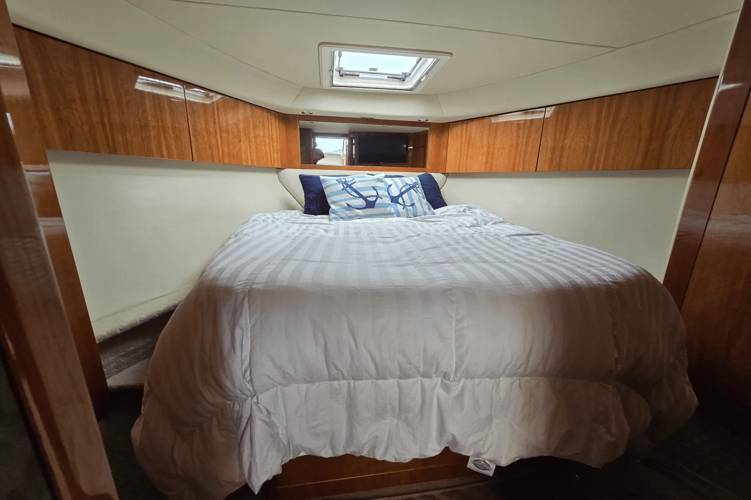 2009 Riviera 4400 SPORT YACHT Image Thumbnail #29