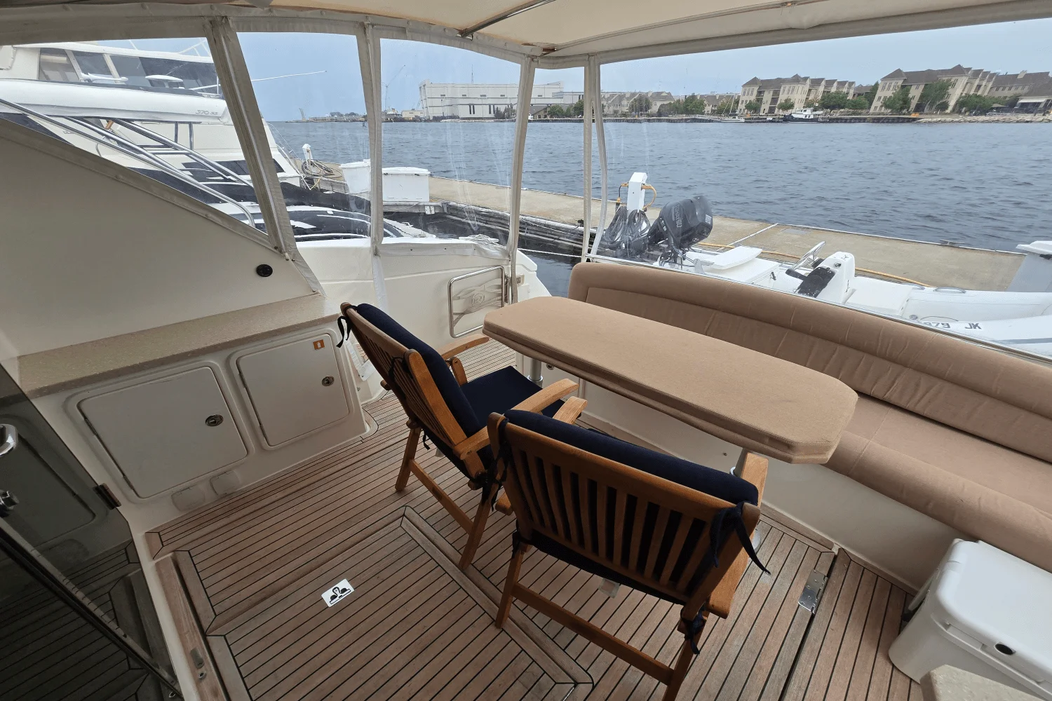 2009 Riviera 4400 SPORT YACHT Image Thumbnail #7