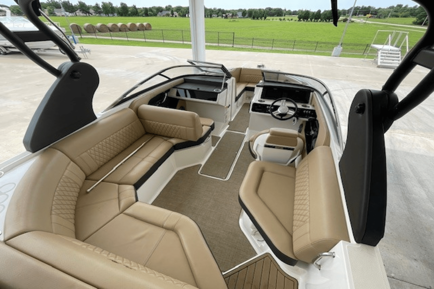 2019 Sea Ray 230 SLX Image Thumbnail #5