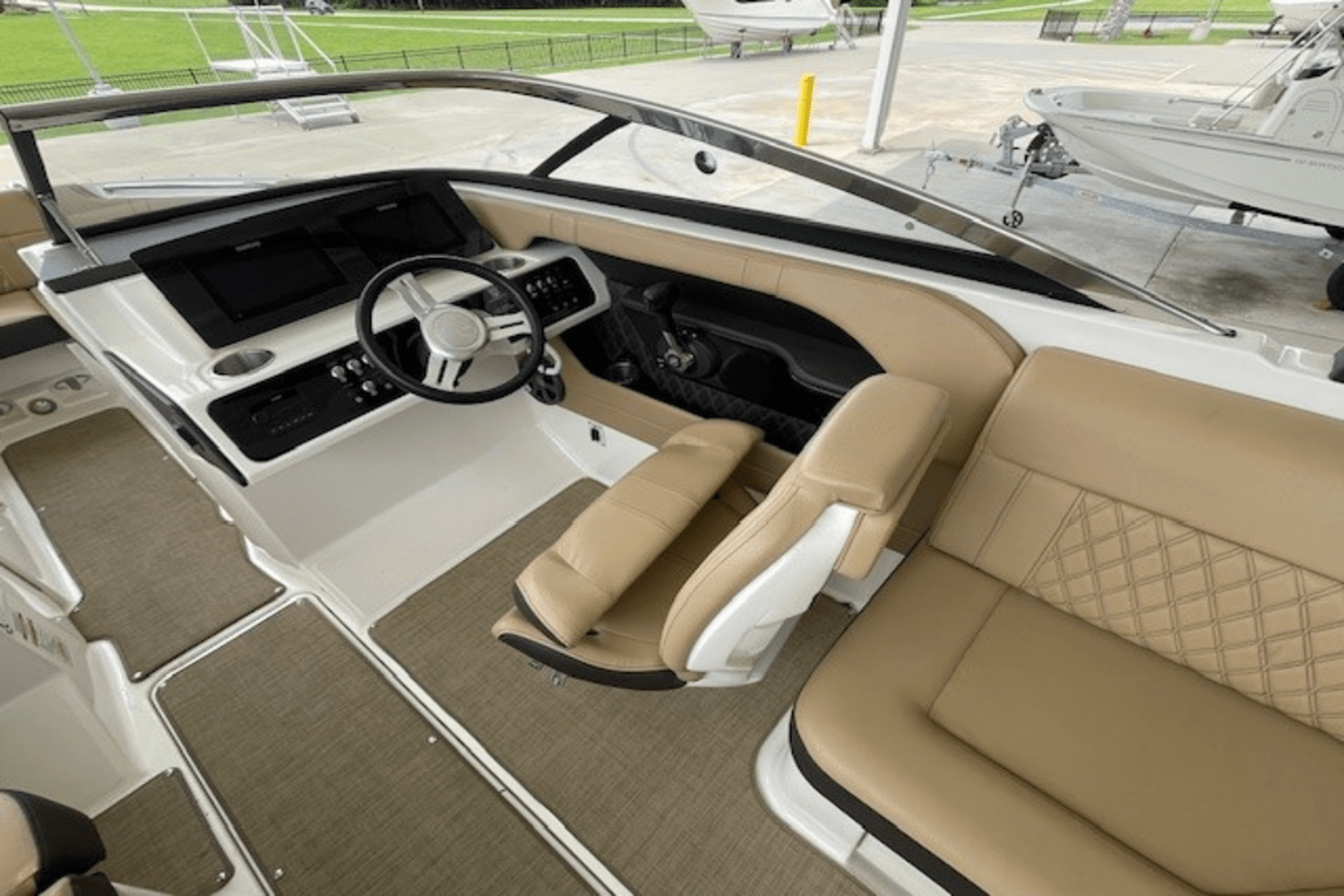 2019 Sea Ray 230 SLX Image Thumbnail #21