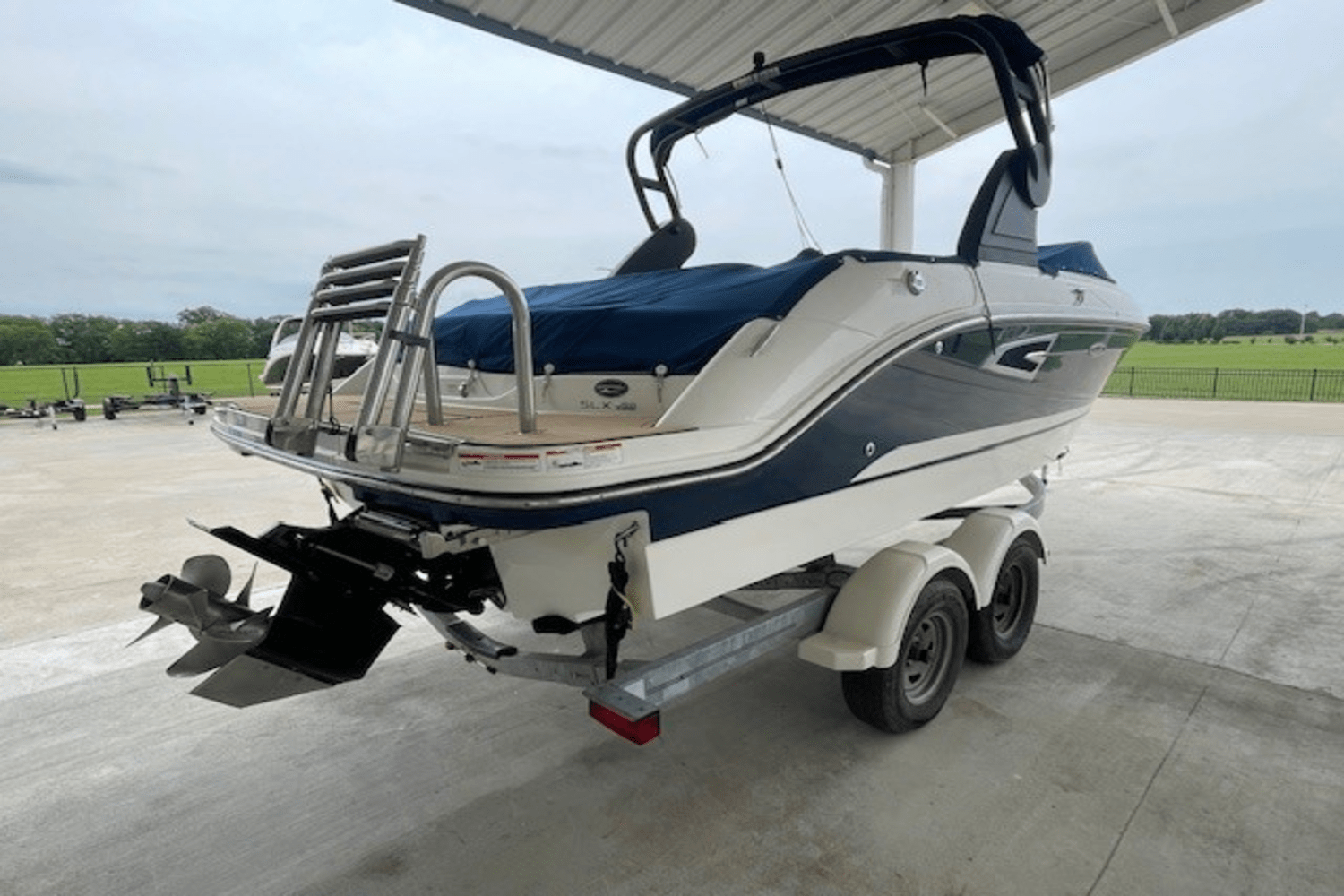 2019 Sea Ray 230 SLX Image Thumbnail #2