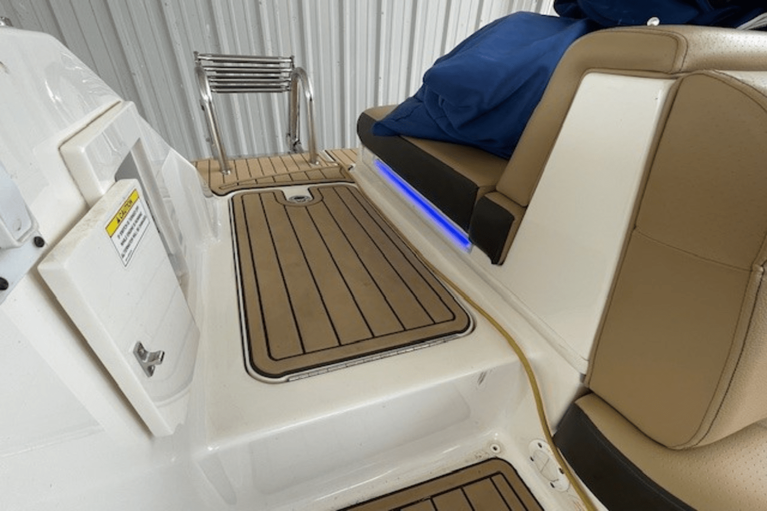 2019 Sea Ray 230 SLX Image Thumbnail #11