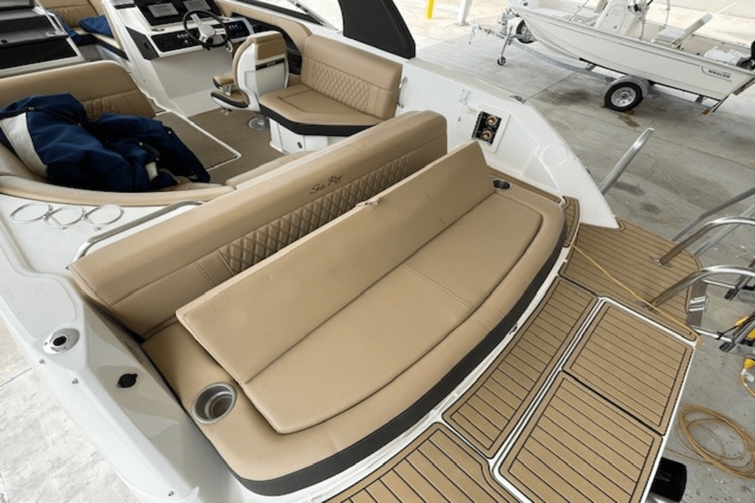 2019 Sea Ray 230 SLX Image Thumbnail #14