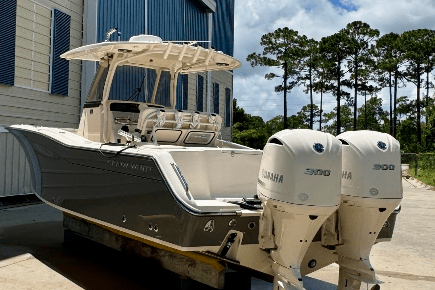 2021 Grady-White 271 CANYON Image Thumbnail #1