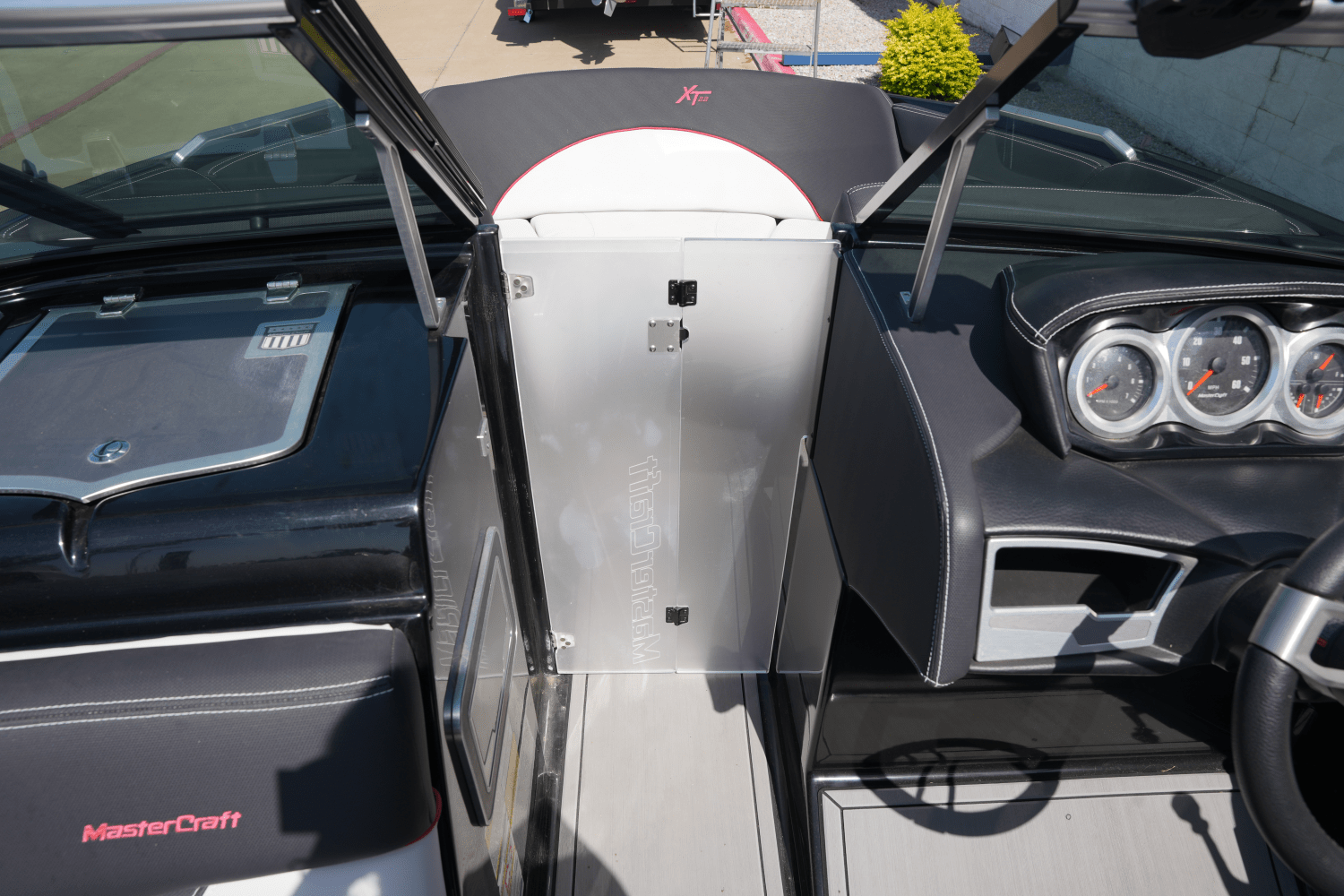 2019 Mastercraft XT22 Image Thumbnail #26