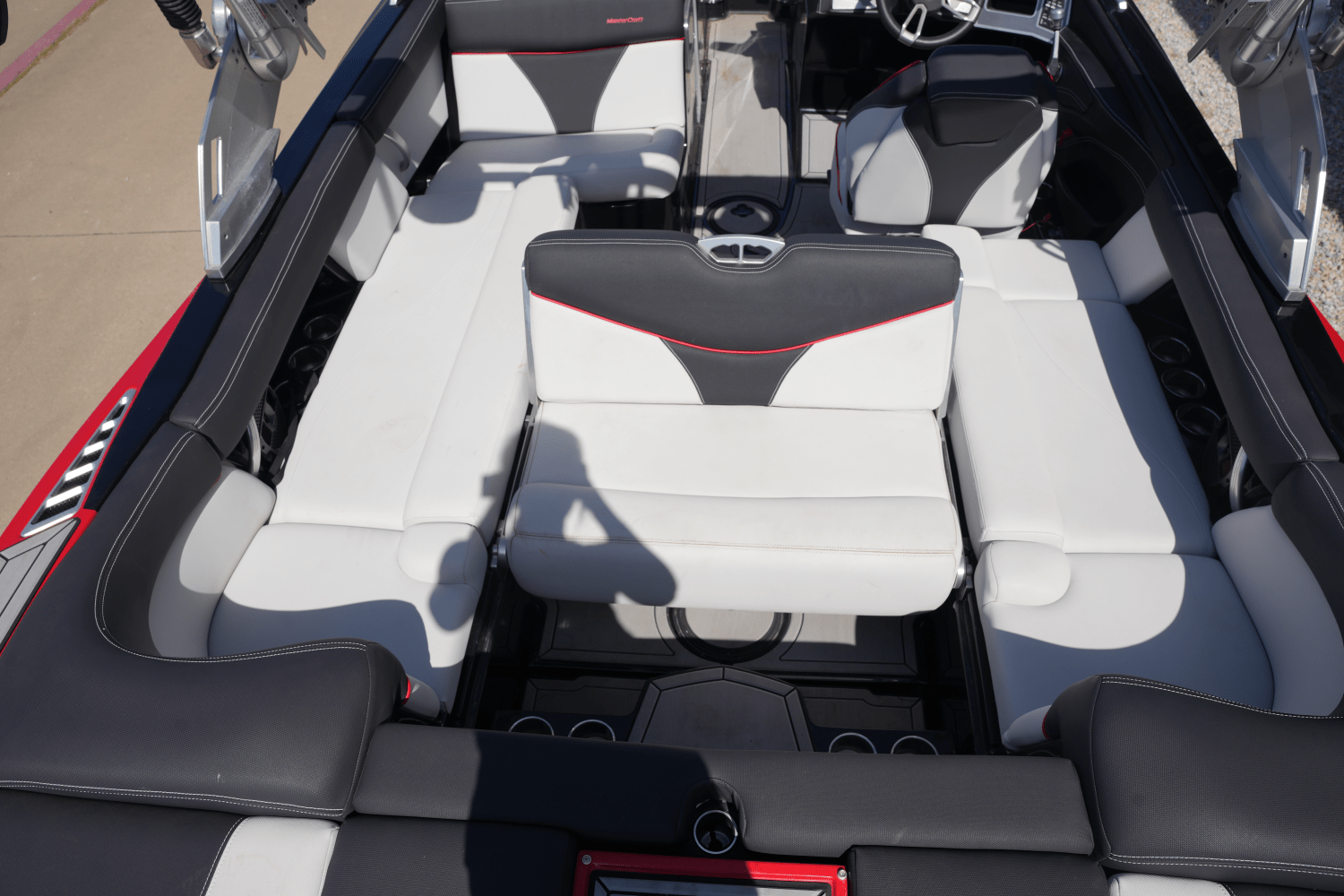2019 Mastercraft XT22 Image Thumbnail #8