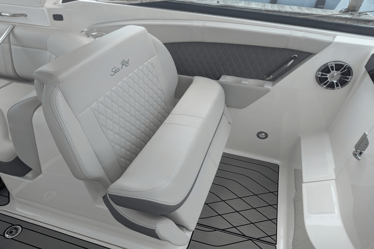 2023 Sea Ray 350 SLX Image Thumbnail #20
