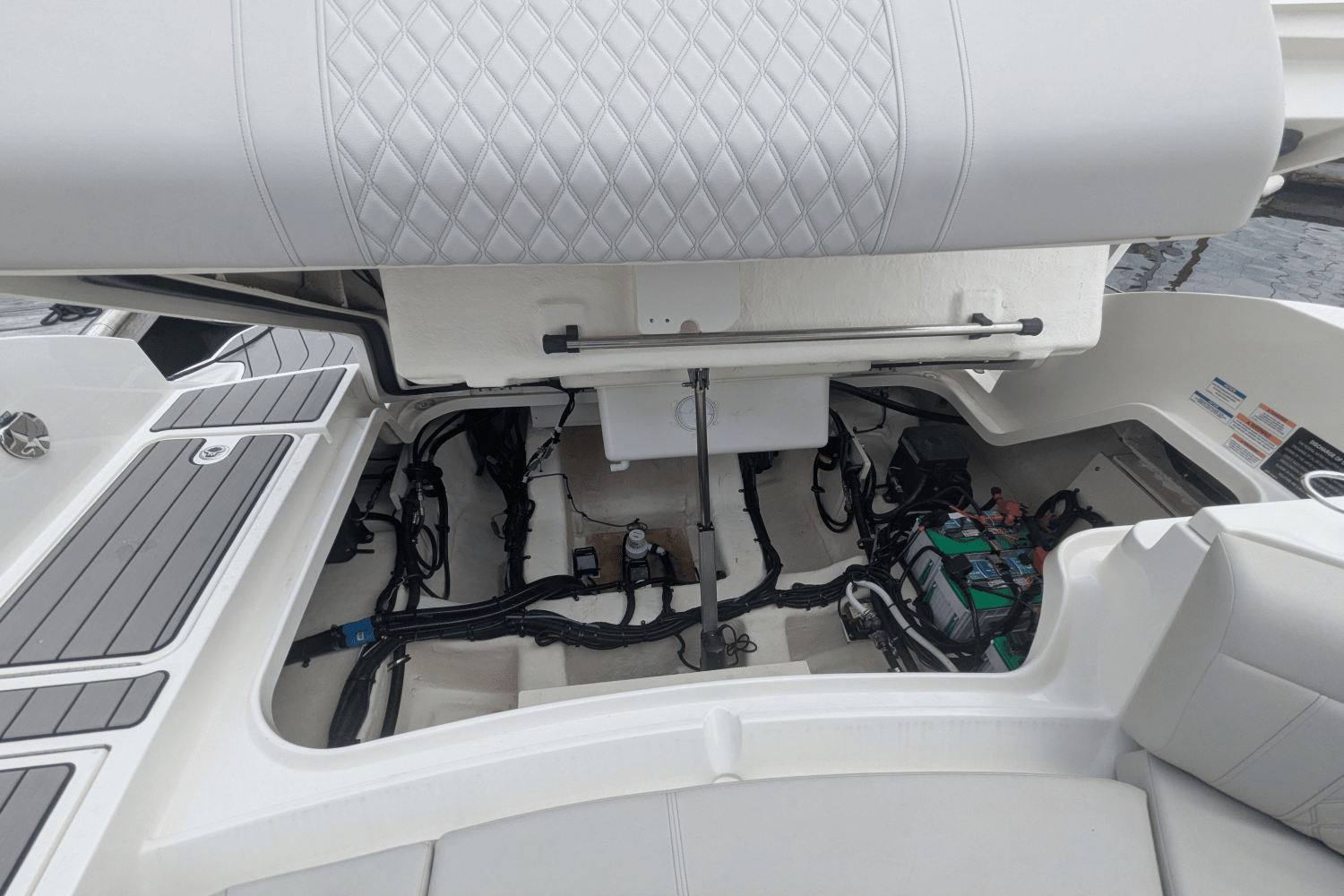 2023 Sea Ray 350 SLX Image Thumbnail #32