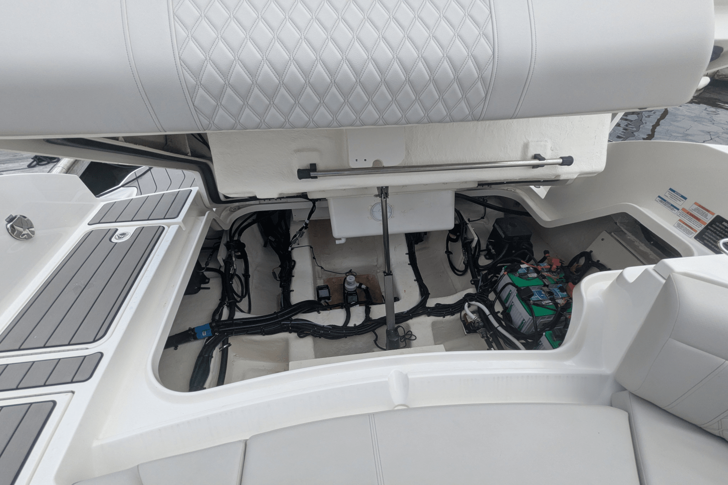 2023 Sea Ray 350 SLX Image Thumbnail #31