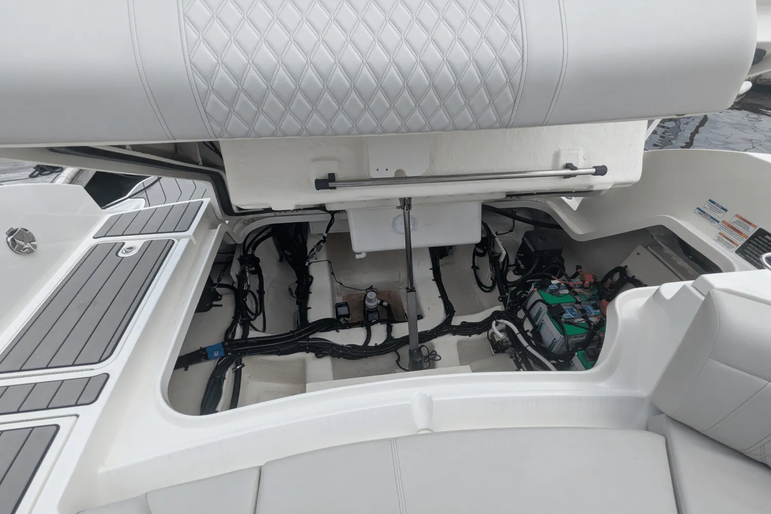 2023 Sea Ray 350 SLX Image Thumbnail #31