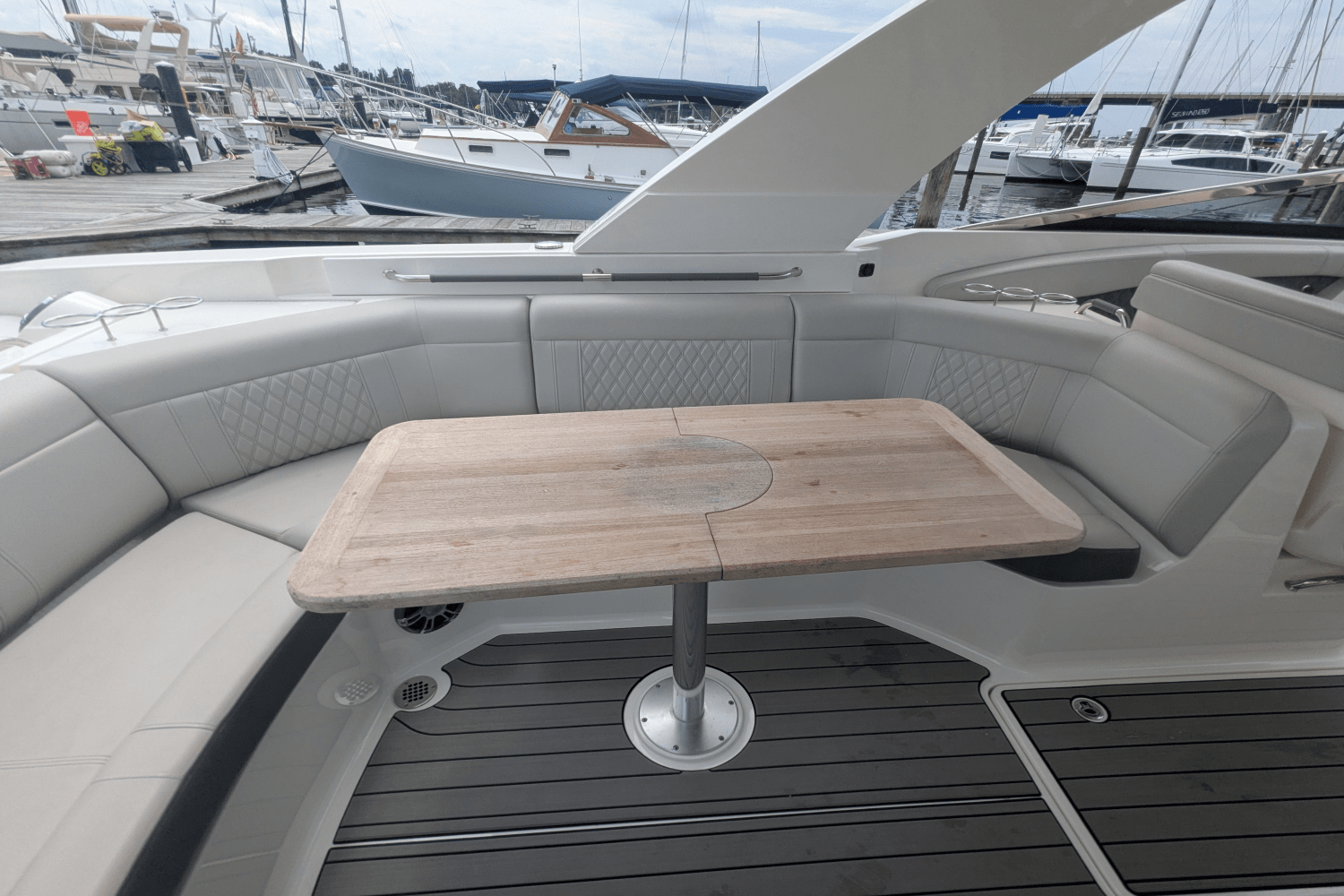 2023 Sea Ray 350 SLX Image Thumbnail #24