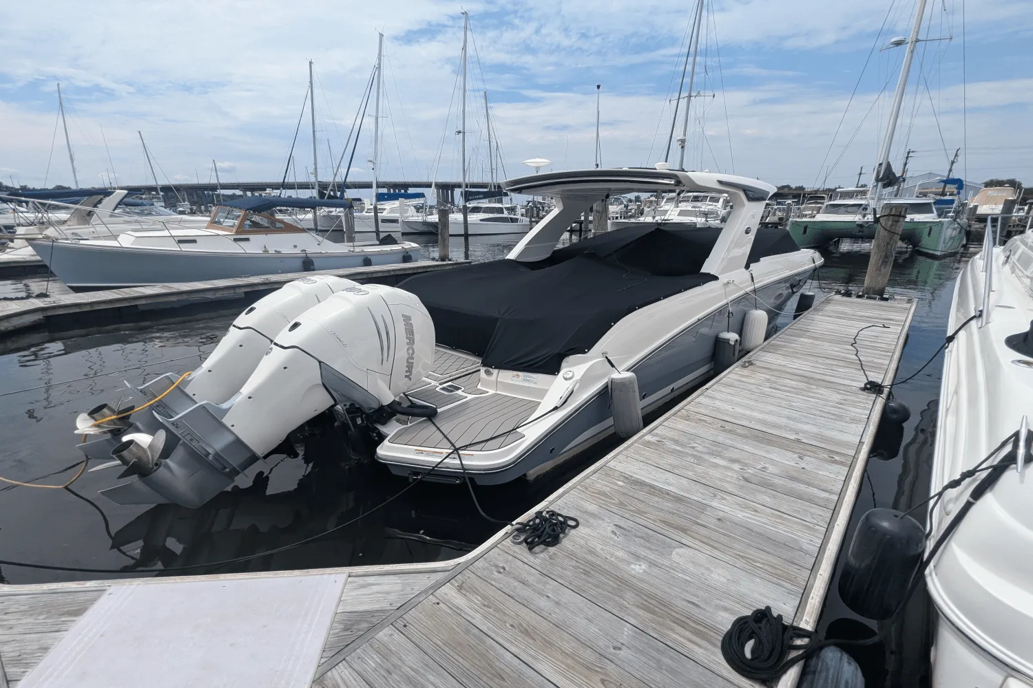 2023 Sea Ray 350 SLX Image Thumbnail #0