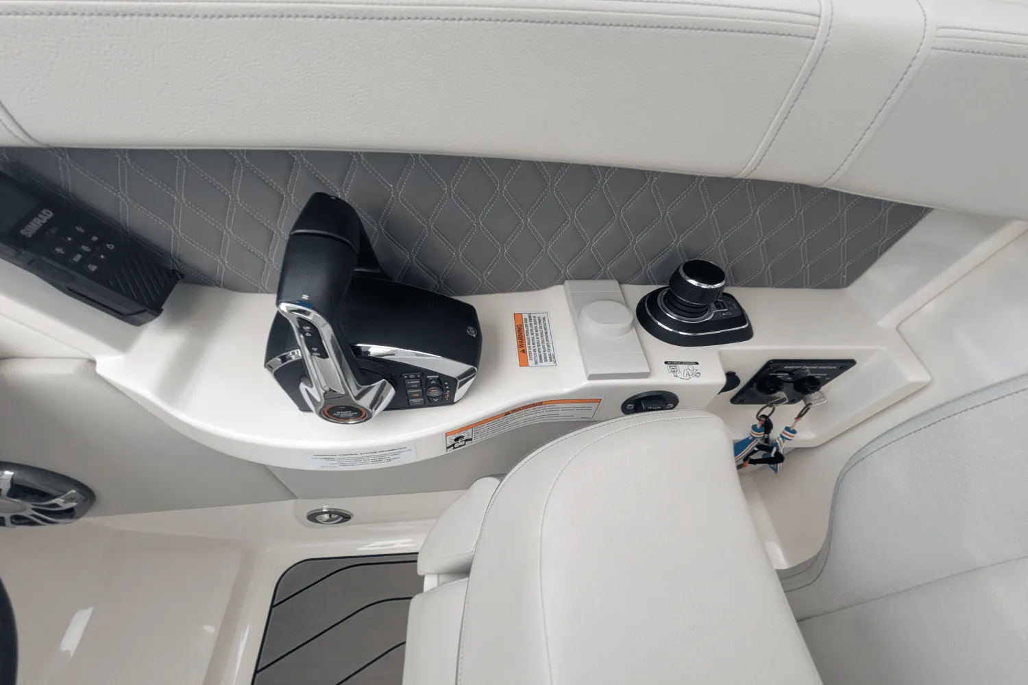 2023 Sea Ray 350 SLX Image Thumbnail #7