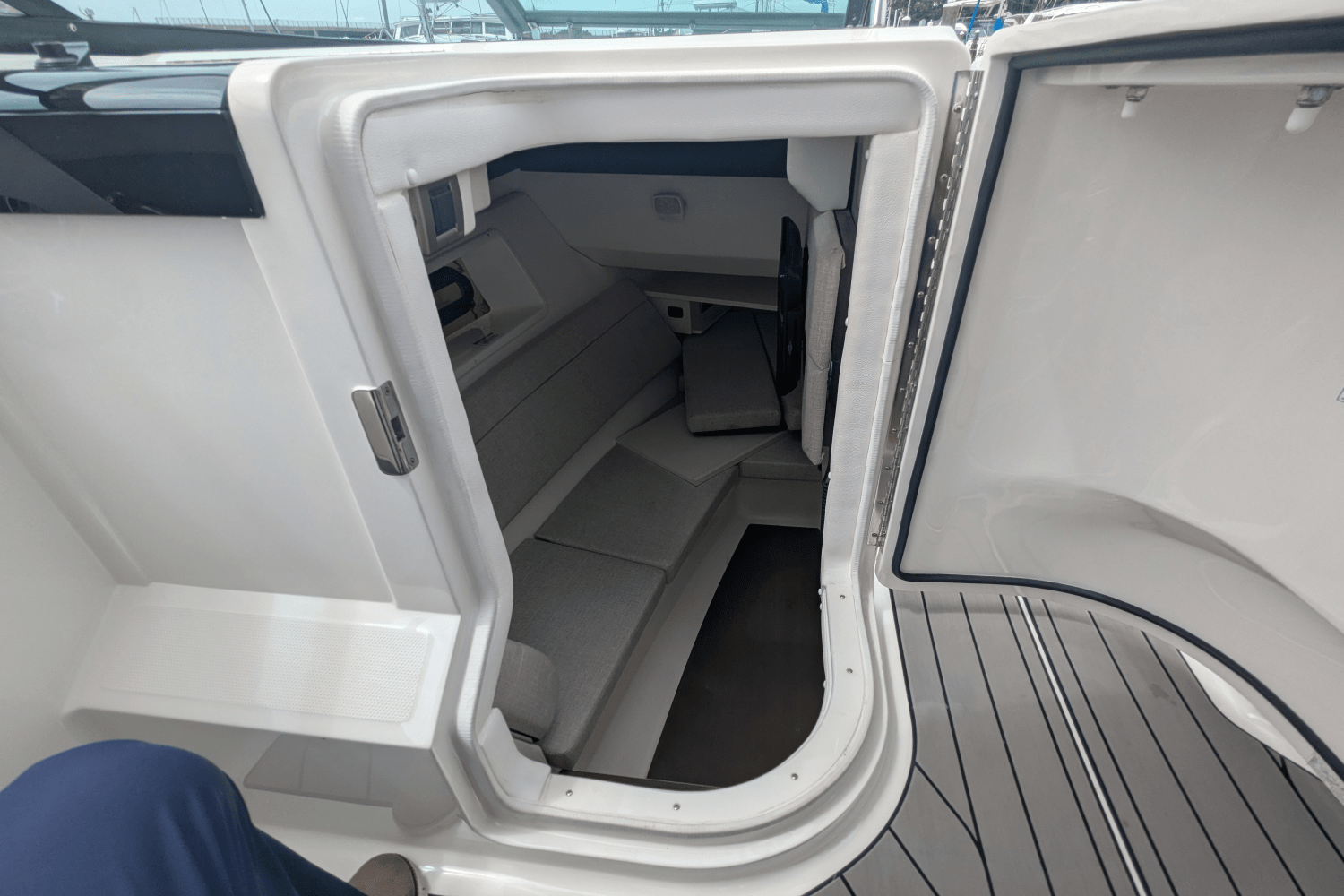 2023 Sea Ray 350 SLX Image Thumbnail #14