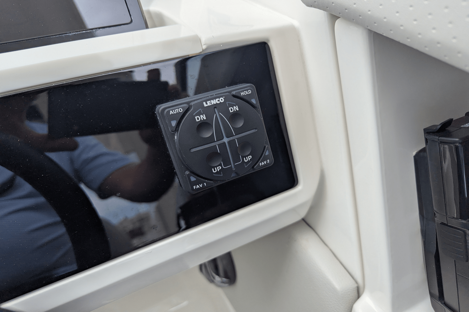 2023 Sea Ray 350 SLX Image Thumbnail #12