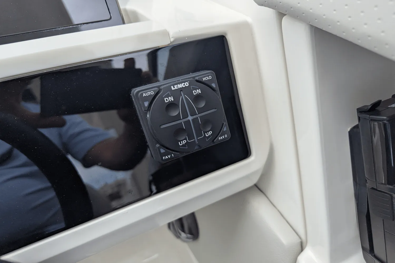 2023 Sea Ray 350 SLX Image Thumbnail #12