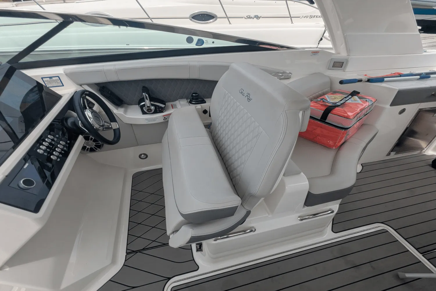 2023 Sea Ray 350 SLX Image Thumbnail #18