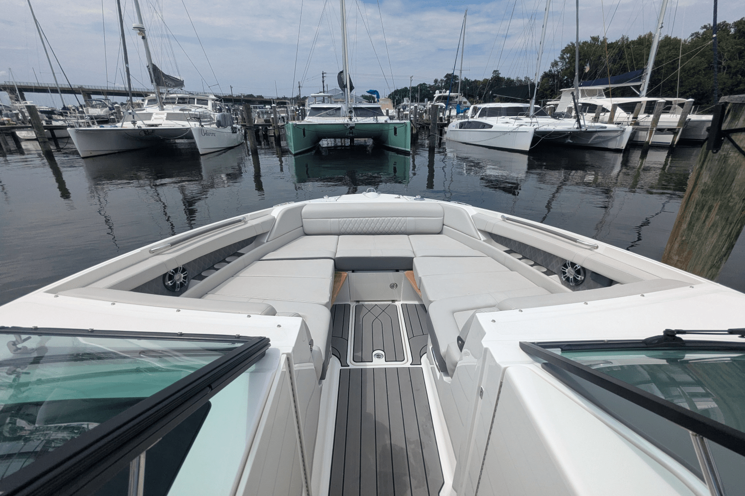 2023 Sea Ray 350 SLX Image Thumbnail #4