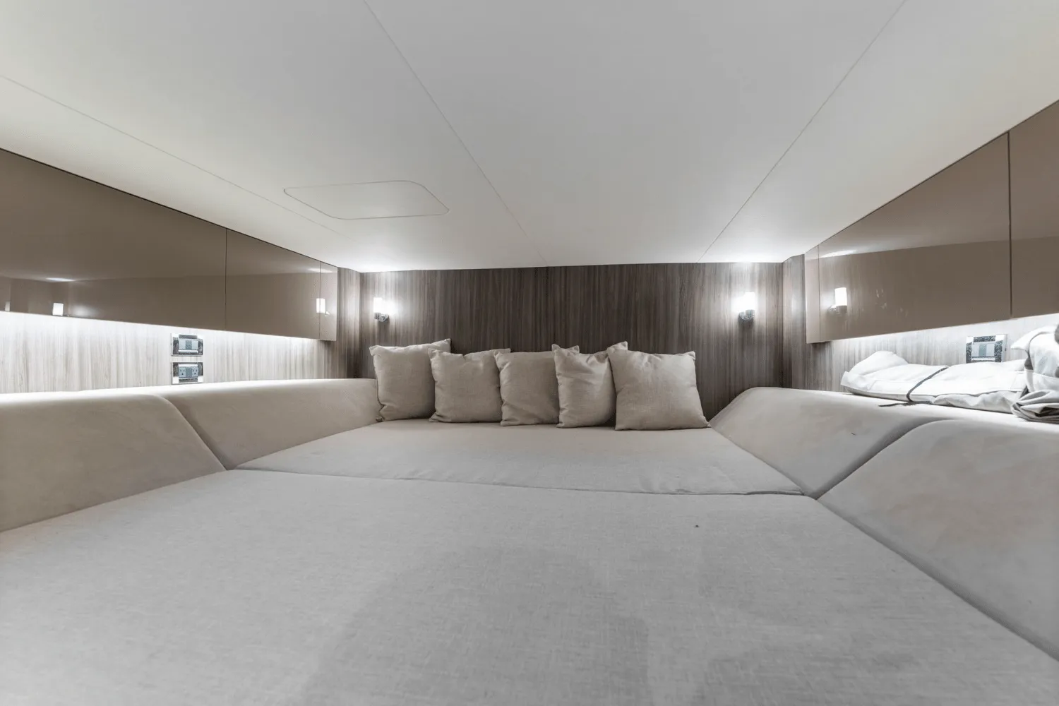 2022 Sea Ray 400 SLX-OB Image Thumbnail #35