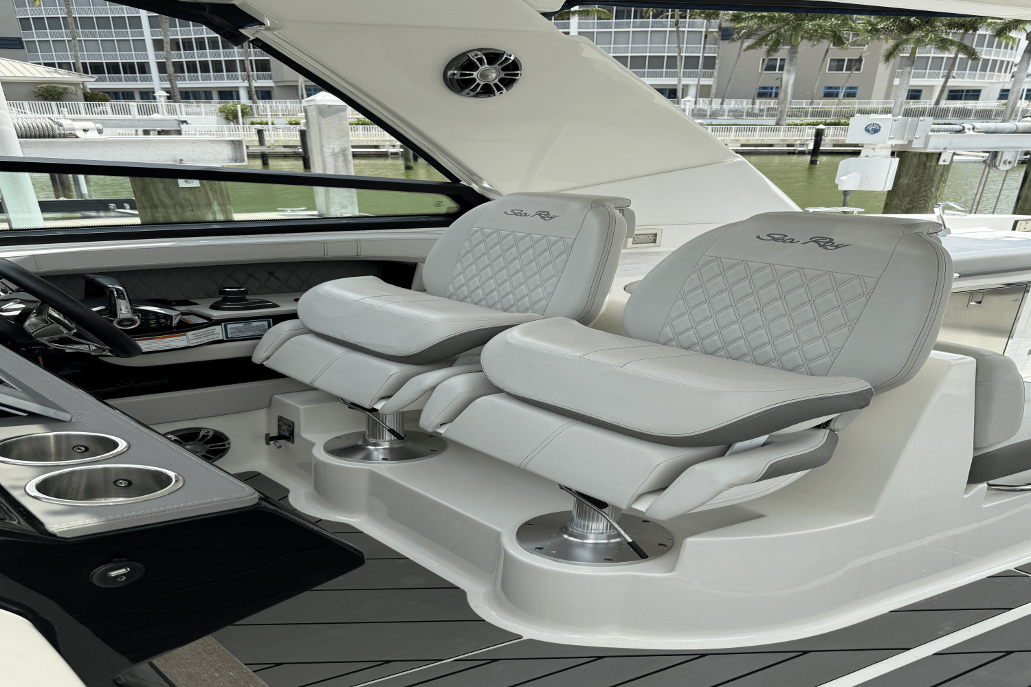 2022 Sea Ray 400 SLX-OB Image Thumbnail #10