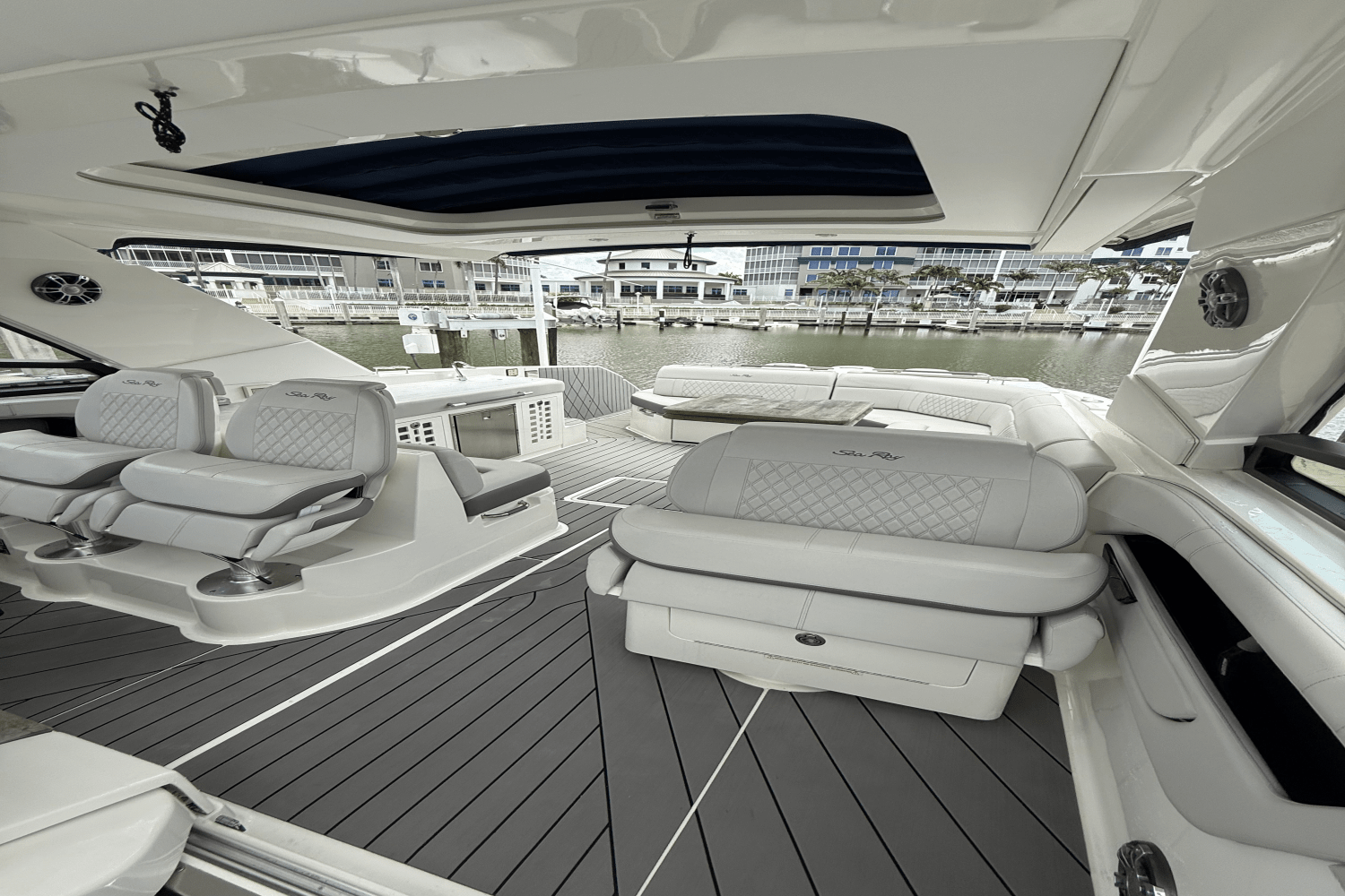2022 Sea Ray 400 SLX-OB Image Thumbnail #15
