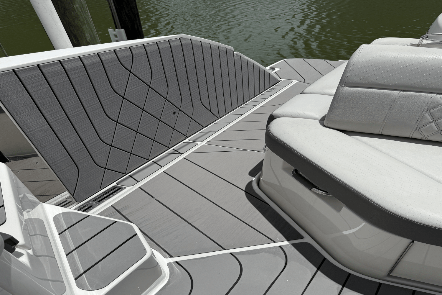 2022 Sea Ray 400 SLX-OB Image Thumbnail #20