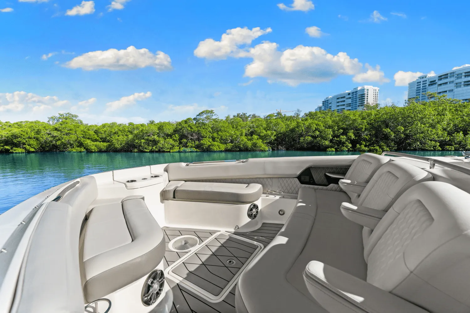 2022 Sea Ray 400 SLX-OB Image Thumbnail #30