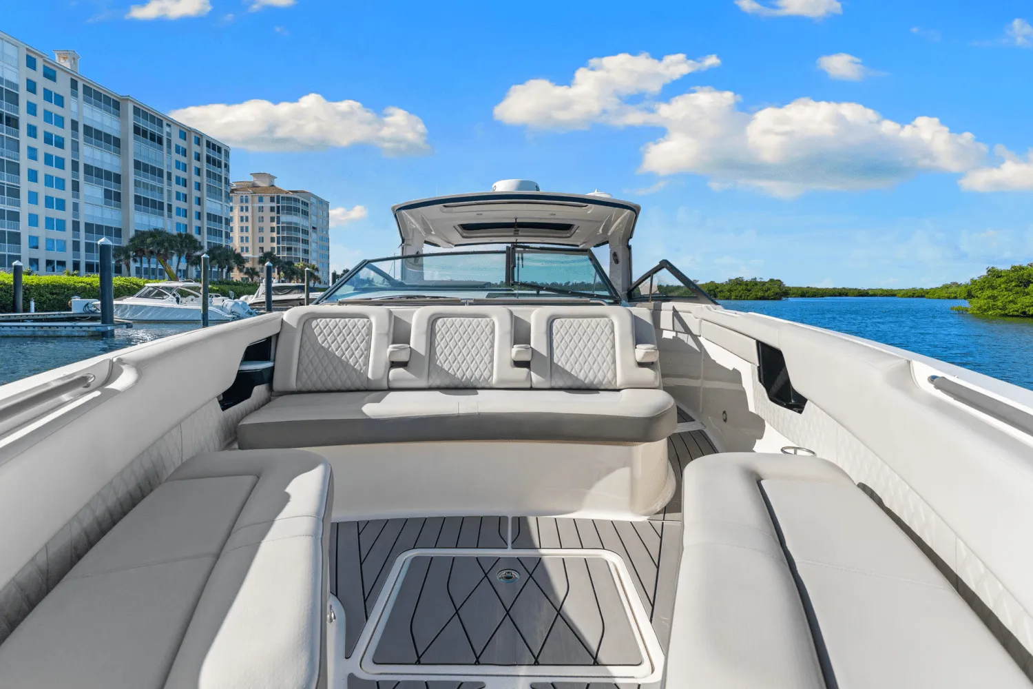 2022 Sea Ray 400 SLX-OB Image Thumbnail #29