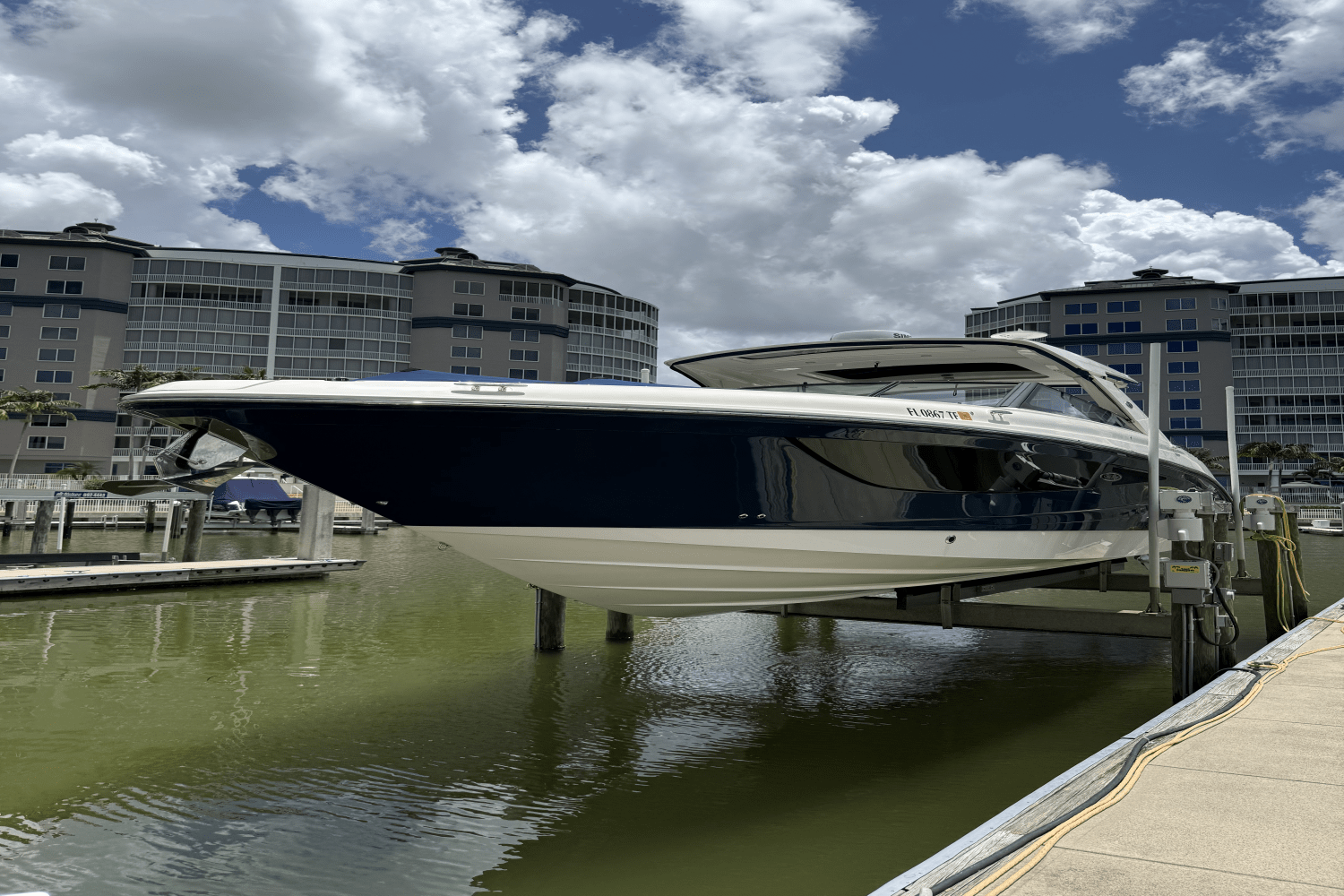 2022 Sea Ray 400 SLX-OB Image Thumbnail #3
