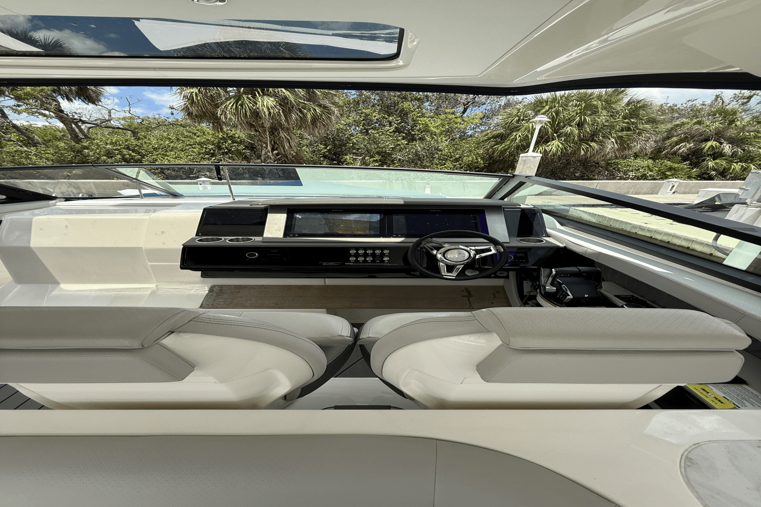 2022 Sea Ray 400 SLX-OB Image Thumbnail #7