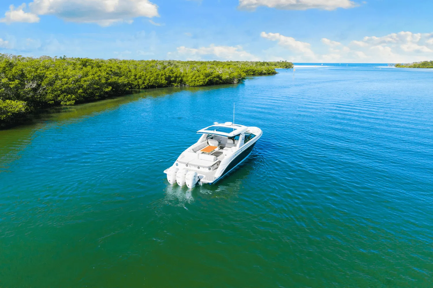 2022 Sea Ray 400 SLX-OB Image Thumbnail #2